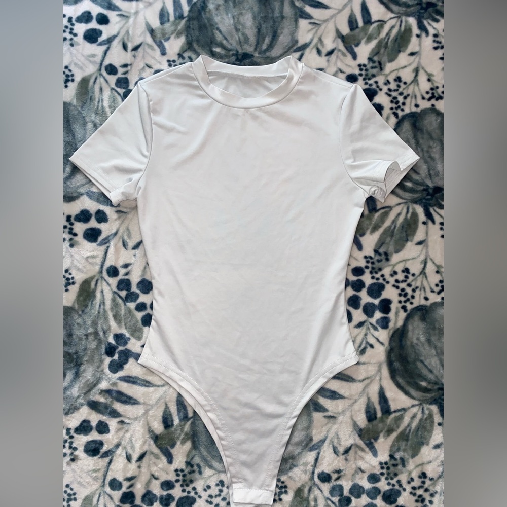 Lightweight Crew Neck T-Shirt Bodysuit in White - size XS - Picture 2 of 12